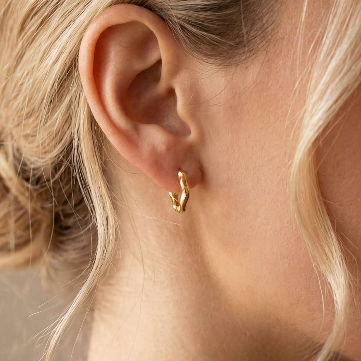 Pendientes Aros Ondas Sutiles - LePetiteMarie