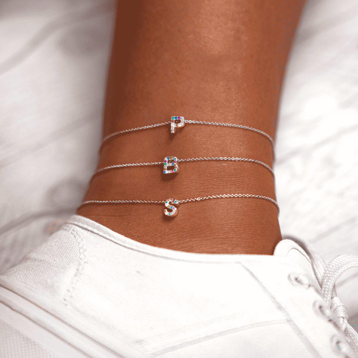 Tobillera Inicial Irisada - LePetiteMarie
