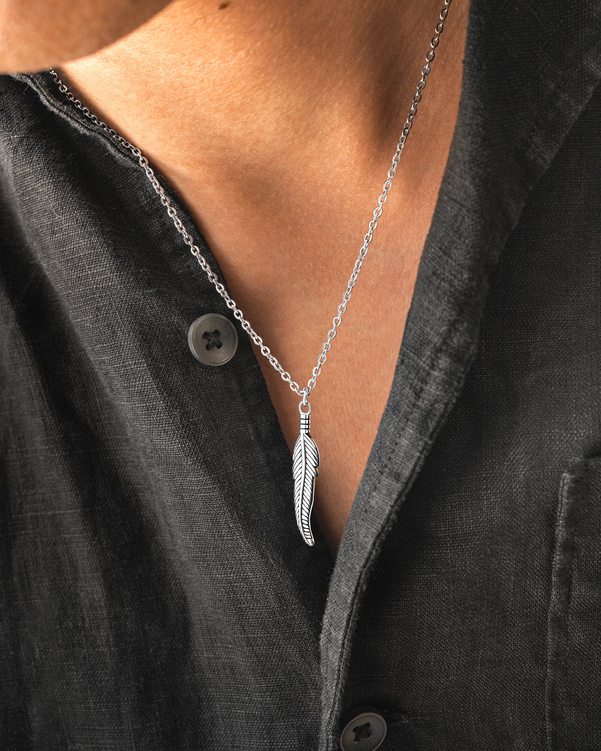 Colar masculino de penas BRAVE