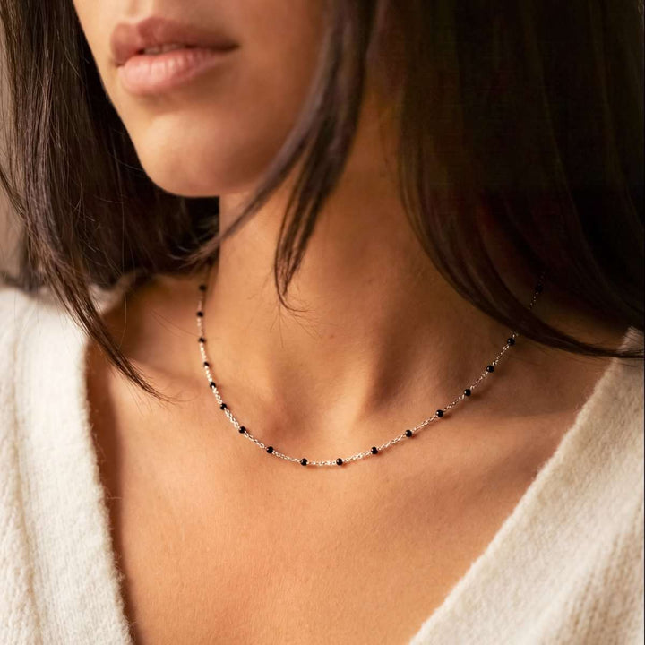 Collar Bombitas Negras