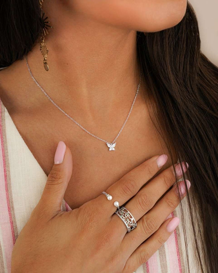 Collar Mariposa Blanca