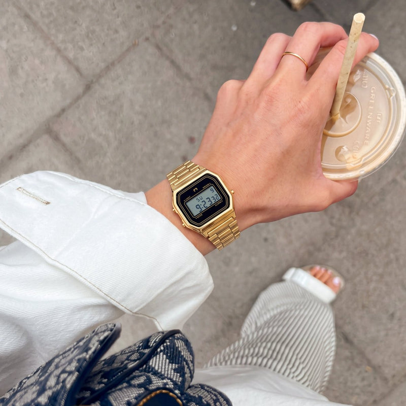 Reloj Digital Vintage ~ Gold-Black