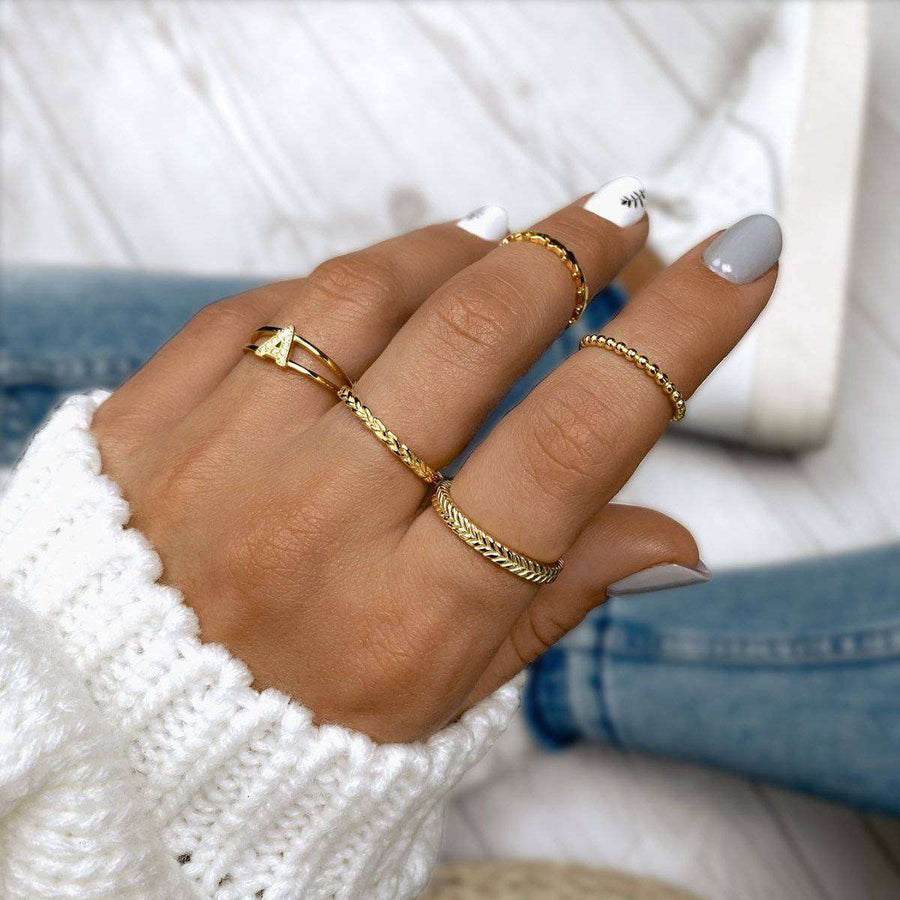 Anillo Iniciales Doradas - LePetiteMarie · puesto
