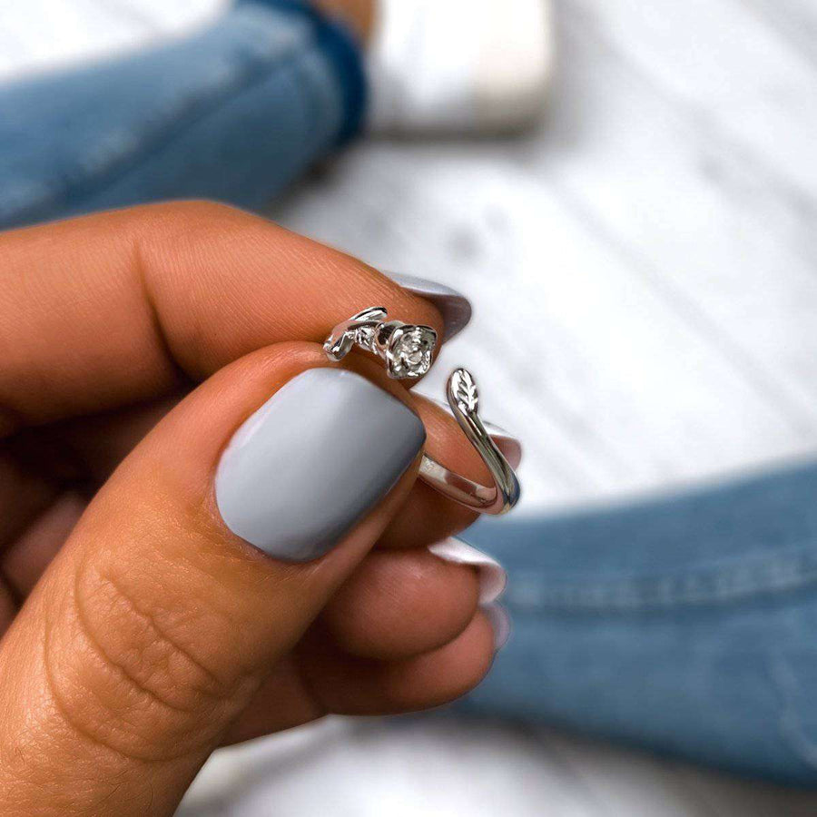 Anillo Pequeña Rosa - LePetiteMarie · puesto